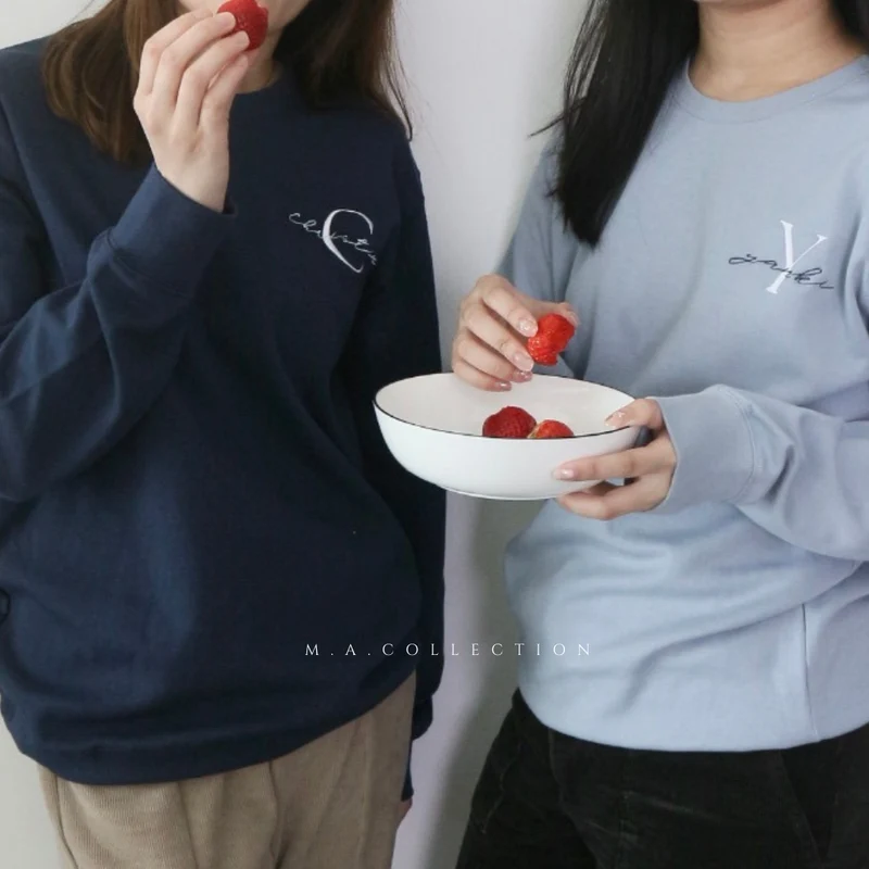 訂製刺繡圓領FRIENDSHIP SWEATER