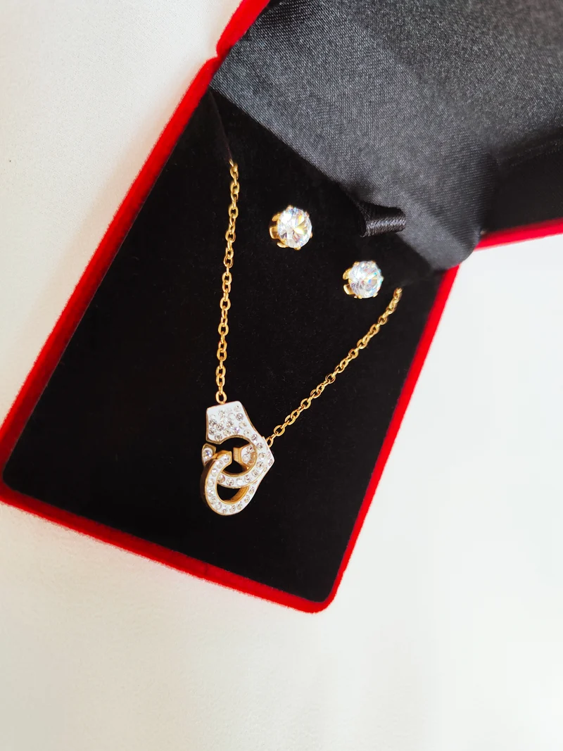 Coffret menotte strass