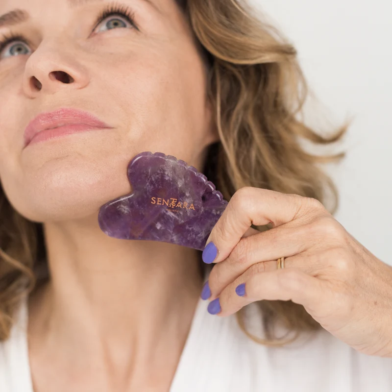 Gua Sha 'Amethyst Heart with Teeth'