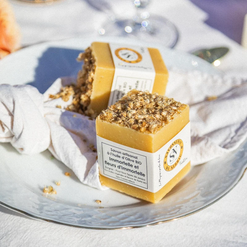 Savon artisanal Tradition Immortelle - Fleurs d'Immortelle